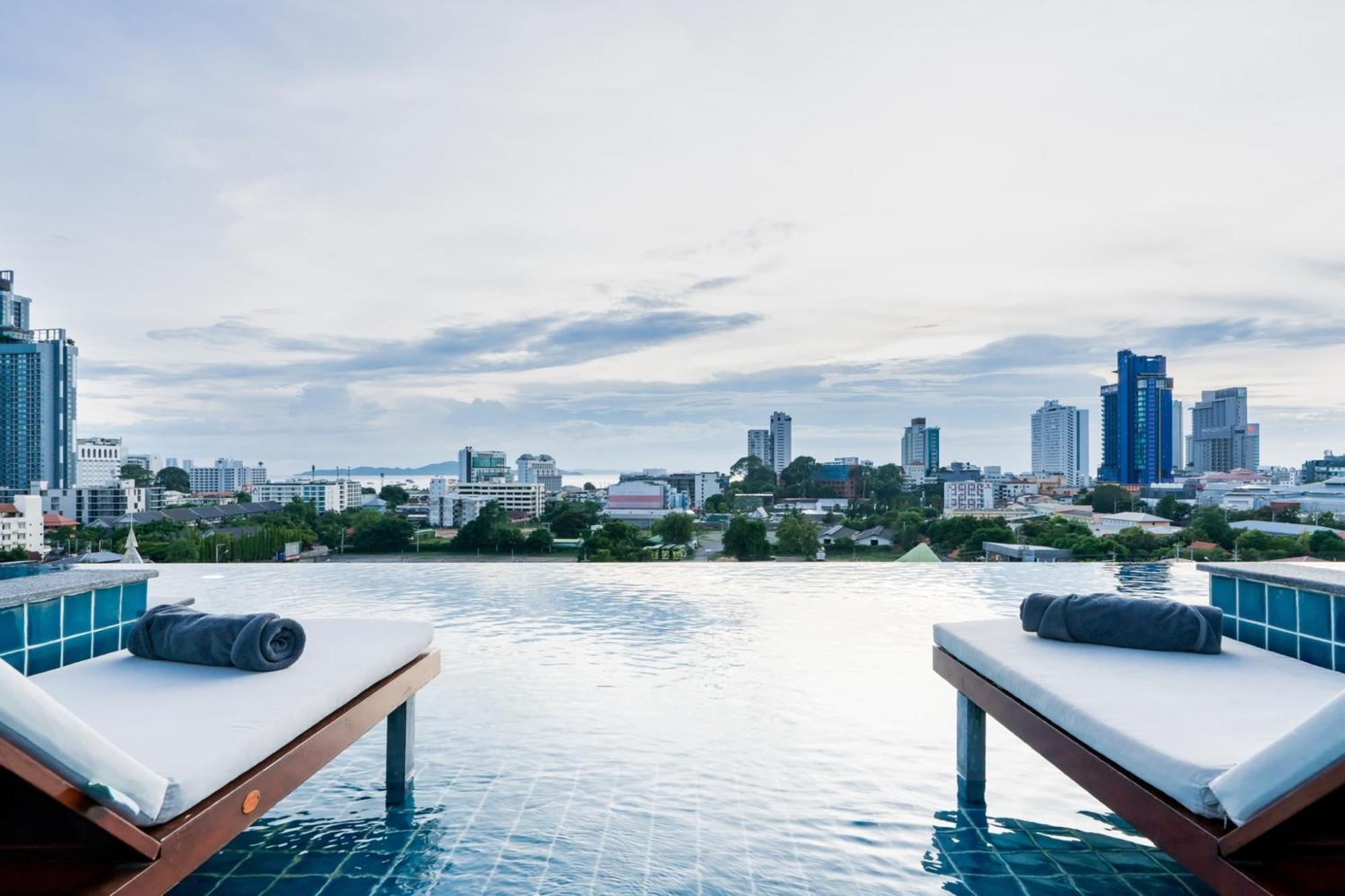 T Pattaya Hotel By Pcl Экстерьер фото