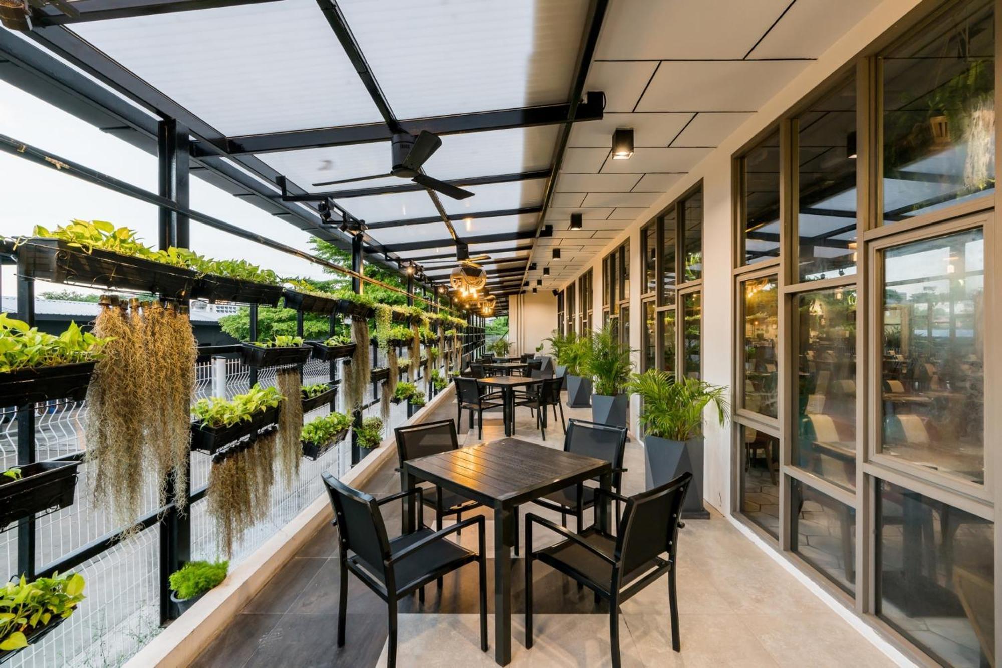 T Pattaya Hotel By Pcl Экстерьер фото