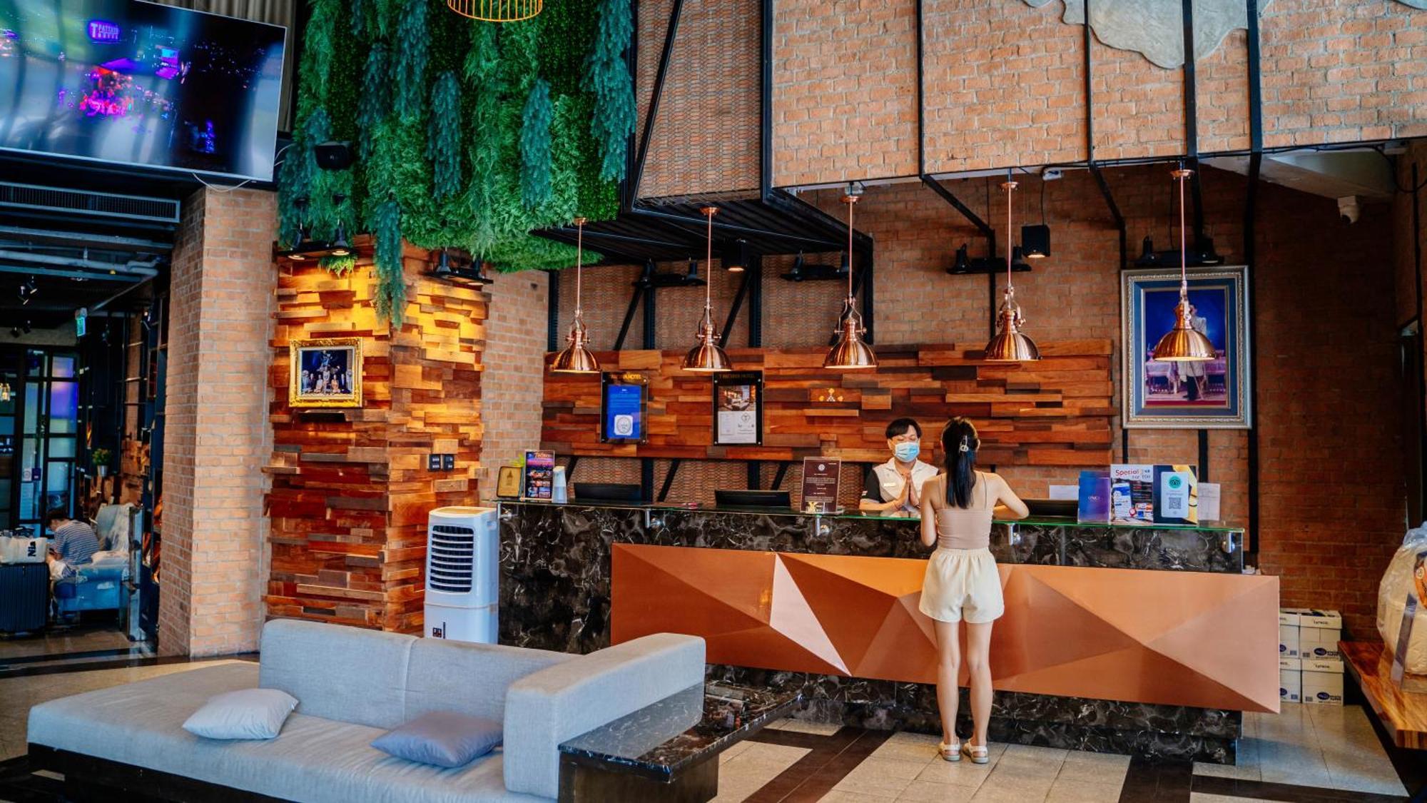 T Pattaya Hotel By Pcl Экстерьер фото