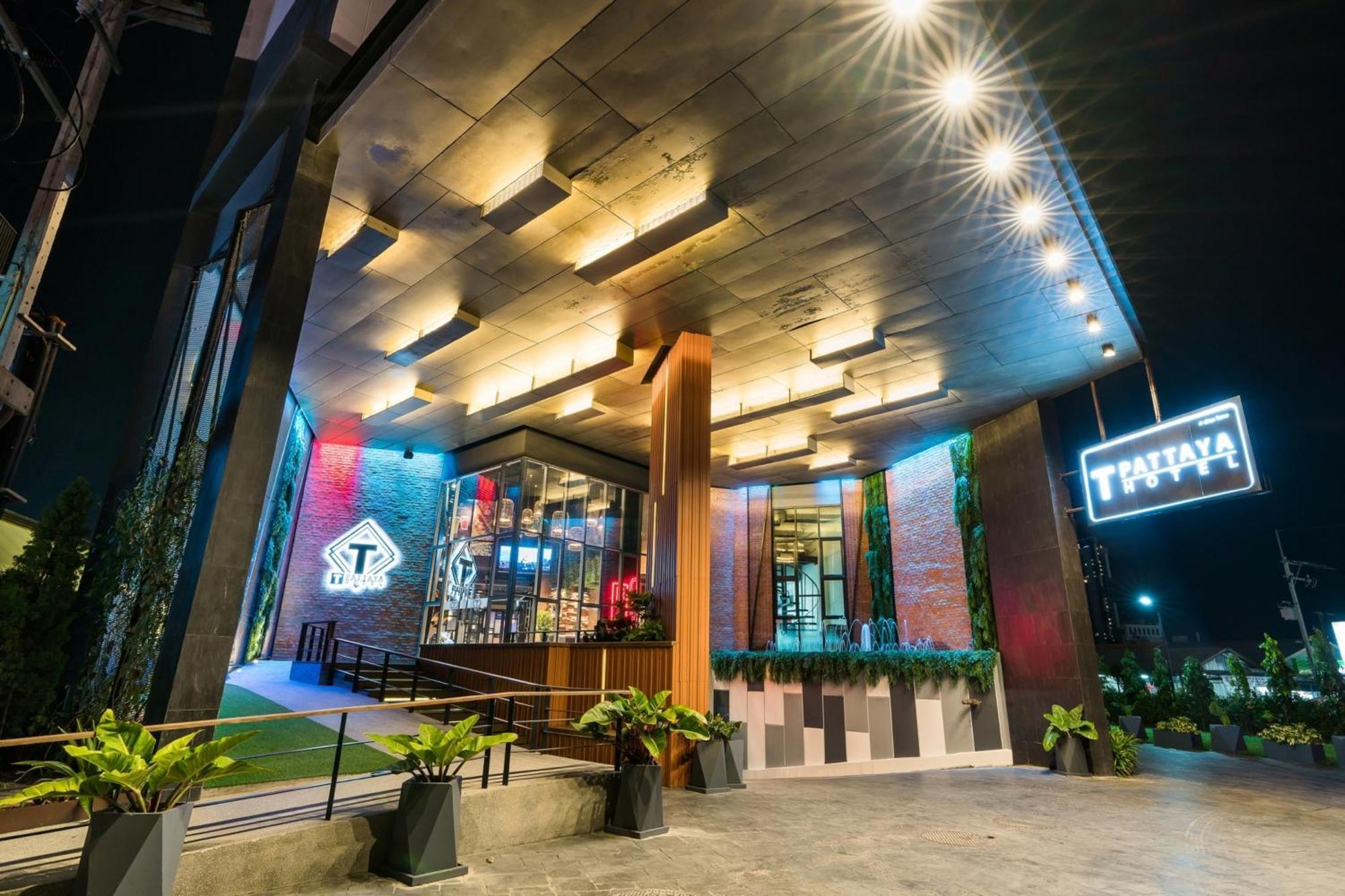 T Pattaya Hotel By Pcl Экстерьер фото